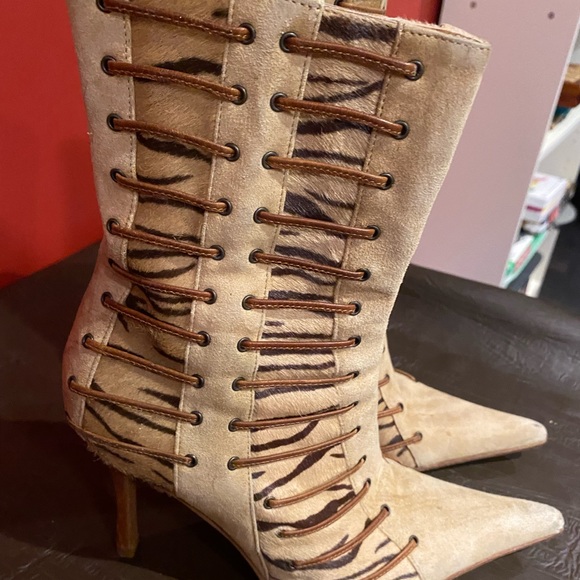 Suede boots - Picture 8 of 10